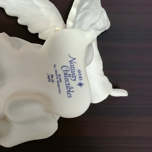 FLAWED 1985 Avon Nativity Collectibles The Angel Flying Hanging White Porcelain - Picture 5 of 9
